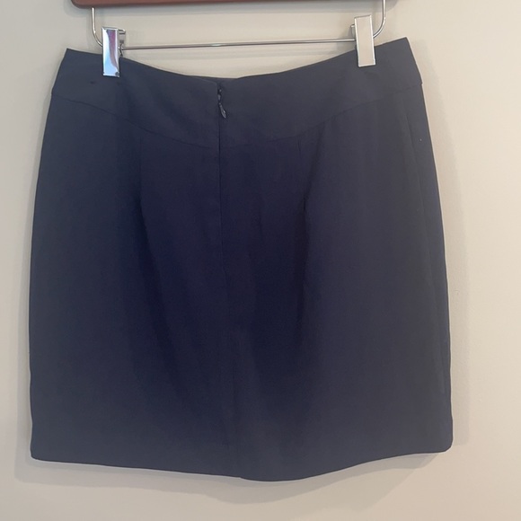 Navy blue mini skirt, wrap detail Banana Republic - Picture 2 of 3